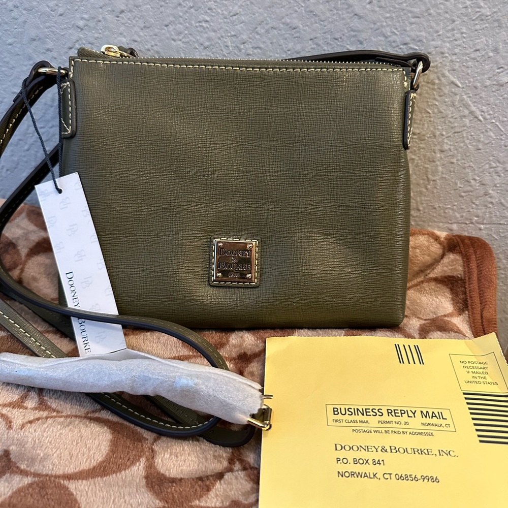NWT Dooney & Bourke crossbody